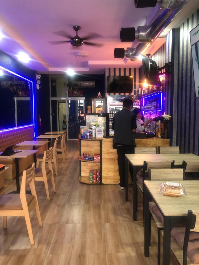 Bonkers Guesthouse Pattaya Extérieur photo
