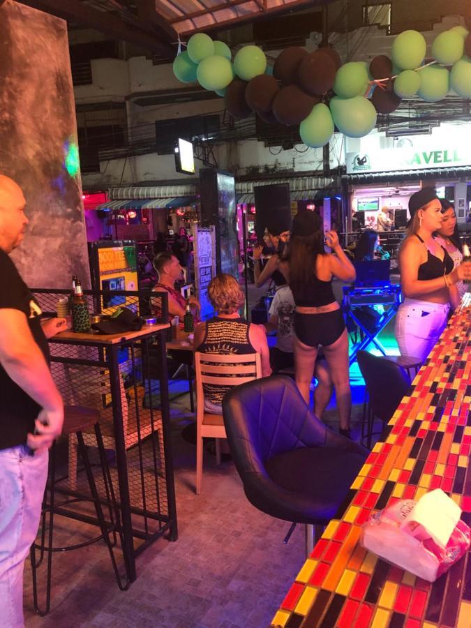 Bonkers Guesthouse Pattaya Extérieur photo