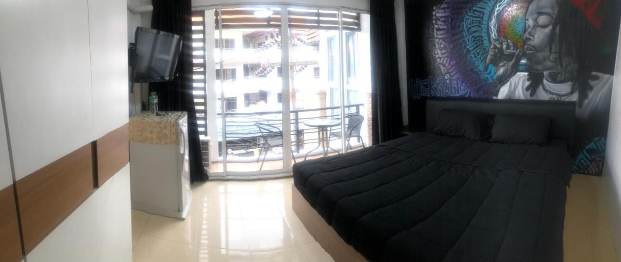 Bonkers Guesthouse Pattaya Extérieur photo